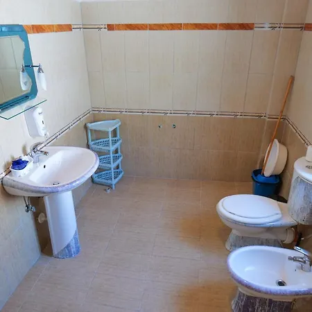 Olsi Apartment *